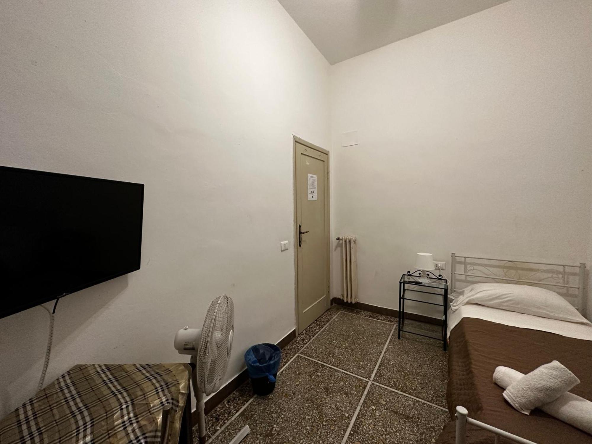 Holiday Pisa Gare 2 المظهر الخارجي الصورة
