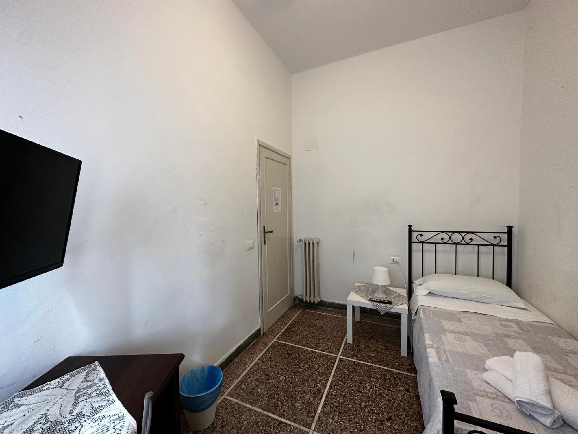 Holiday Pisa Gare 2 المظهر الخارجي الصورة
